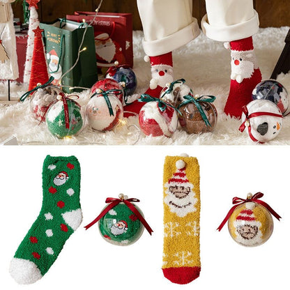 Chaussettes de Noël douillettes dans une boule décorative – Cadeau idéal pour les fêtes