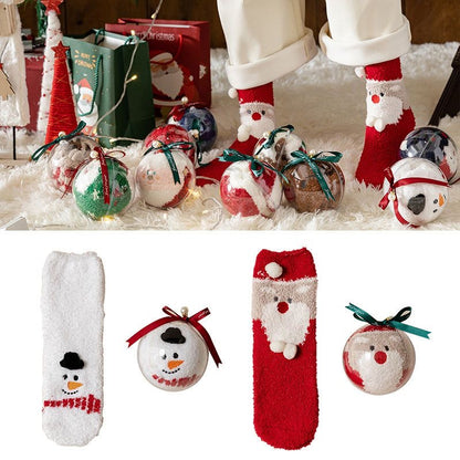 Chaussettes de Noël douillettes dans une boule décorative – Cadeau idéal pour les fêtes