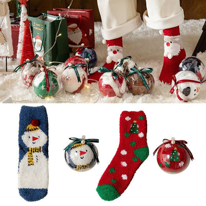 Chaussettes de Noël douillettes dans une boule décorative – Cadeau idéal pour les fêtes