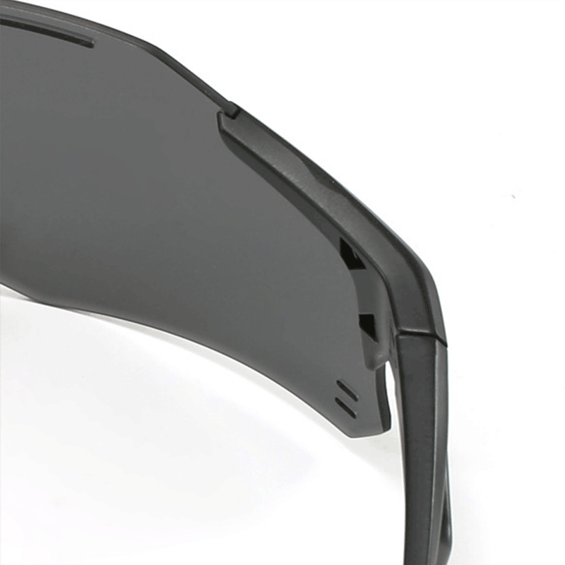 MieMie SP16CL uses the same model as SP16, its rim-less lightweight design, and the anti-slip temple arm ensure stableness during movements. It features durable PC lenses, photochromic & lenses, and UV400 protection coating designed to enhance visibility and reduce glare, suitable for daylight and nighttime.