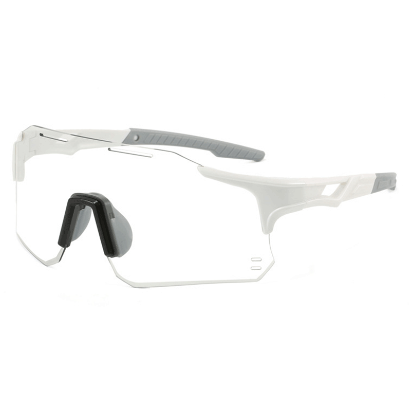 MieMie SP16CL uses the same model as SP16, its rim-less lightweight design, and the anti-slip temple arm ensure stableness during movements. It features durable PC lenses, photochromic & lenses, and UV400 protection coating designed to enhance visibility and reduce glare, suitable for daylight and nighttime.