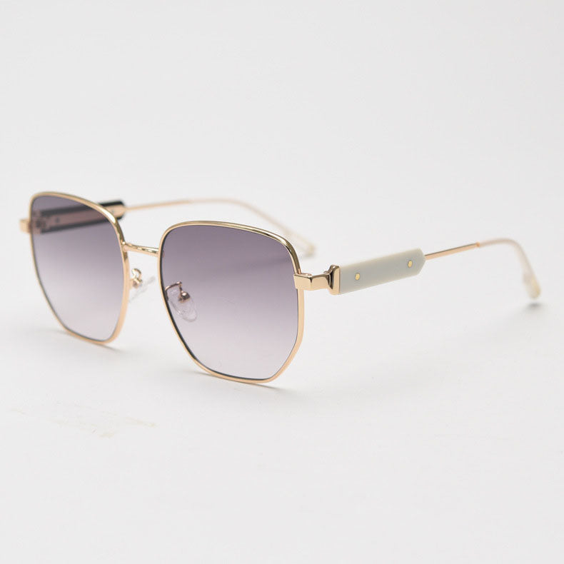 Discover Miemie SA002 Aviator-shape Sunglasses with Nylon Lenses and metal material. Perfect for outside stroll during the day, driving, beach as it is equipped with UV400 protection and reducing glare to ensure clear vision on the go. Comes in 4 colors: Purple, White, Brown, Black