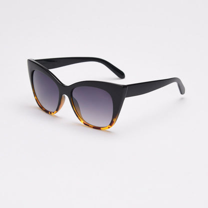 MieMie SH001 is crafted from flexible and vibrant PC material. With integrated nose pads and a unique cat-eye design, these UV400 protection sunglasses effortlessly complement your everyday outfits. They are the perfect accessory for every sunny day! Available in 6 colors: Black Tortoise, Black, Brown, Yellow, White, Grey