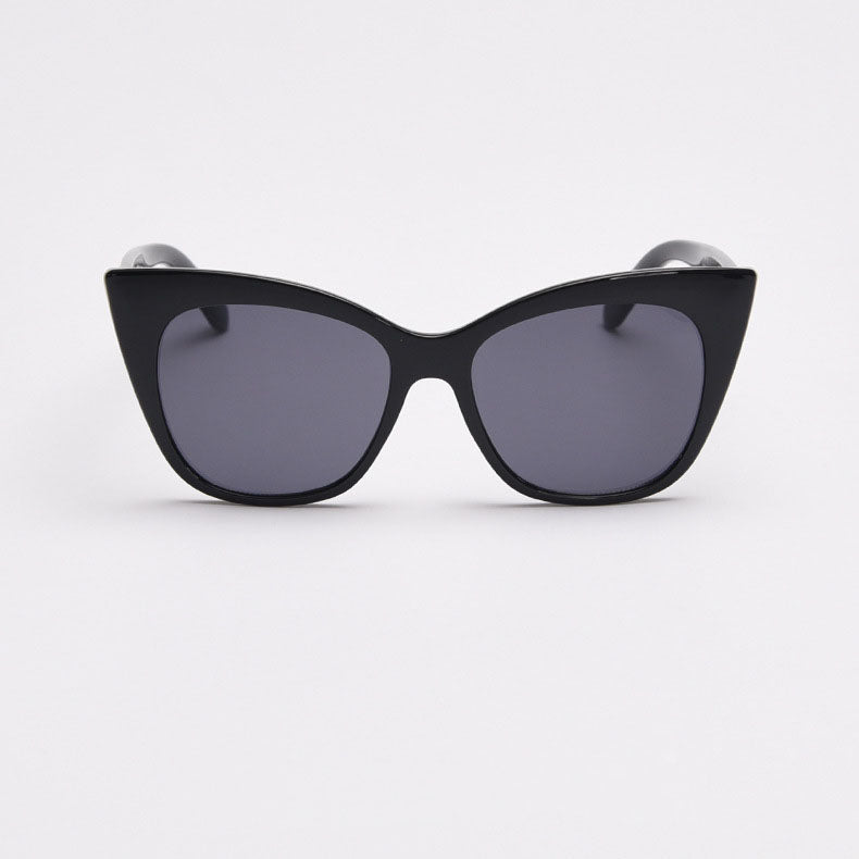 MieMie SH001 is crafted from flexible and vibrant PC material. With integrated nose pads and a unique cat-eye design, these UV400 protection sunglasses effortlessly complement your everyday outfits. They are the perfect accessory for every sunny day! Available in 6 colors: Black Tortoise, Black, Brown, Yellow, White, Grey