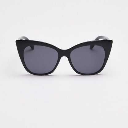 MieMie SH001 is crafted from flexible and vibrant PC material. With integrated nose pads and a unique cat-eye design, these UV400 protection sunglasses effortlessly complement your everyday outfits. They are the perfect accessory for every sunny day! Available in 6 colors: Black Tortoise, Black, Brown, Yellow, White, Grey