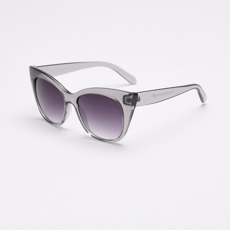 MieMie SH001 is crafted from flexible and vibrant PC material. With integrated nose pads and a unique cat-eye design, these UV400 protection sunglasses effortlessly complement your everyday outfits. They are the perfect accessory for every sunny day! Available in 6 colors: Black Tortoise, Black, Brown, Yellow, White, Grey