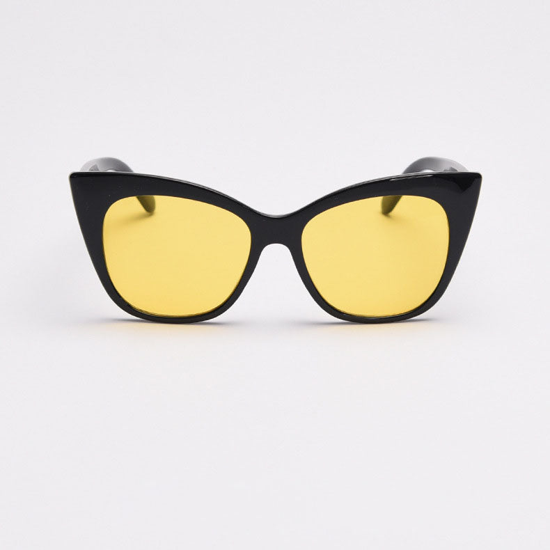 MieMie SH001 is crafted from flexible and vibrant PC material. With integrated nose pads and a unique cat-eye design, these UV400 protection sunglasses effortlessly complement your everyday outfits. They are the perfect accessory for every sunny day! Available in 6 colors: Black Tortoise, Black, Brown, Yellow, White, Grey