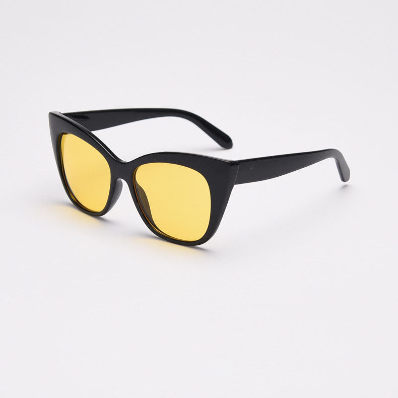 MieMie SH001 is crafted from flexible and vibrant PC material. With integrated nose pads and a unique cat-eye design, these UV400 protection sunglasses effortlessly complement your everyday outfits. They are the perfect accessory for every sunny day! Available in 6 colors: Black Tortoise, Black, Brown, Yellow, White, Grey