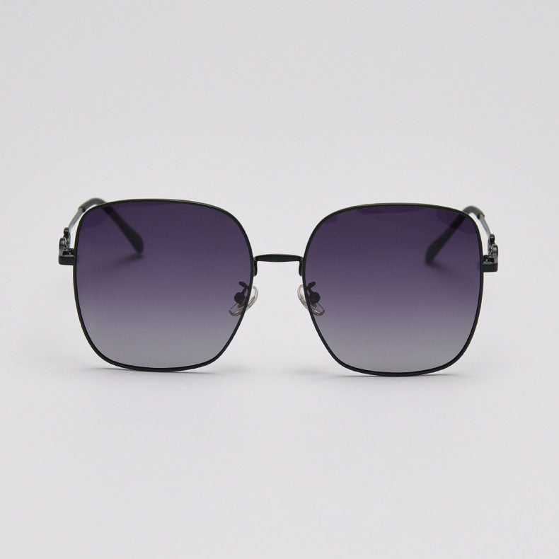 MieMie SSQ003 Wayframe Polarized UV400 Protection sunglasses are crafted from polished, sophisticated metal and are available in 5 color options: Tortoise, Black, Orange, Grey & Purple. With adjustable nose pads and elongated polished temple arms, this fashionable frame design offers a fresh take on your eyewear style.