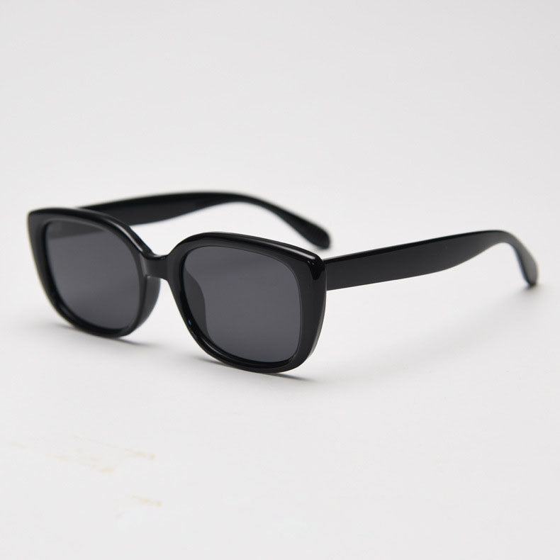 SSQ008 MieMie square sunglasses made from TR90 material & TAC lenses and are available in 4 color options: black, brown, red, white. Crafted with Polarized UV400 protection, reduces glare, great for beach or outdoor activities