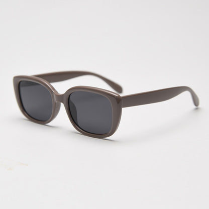 SSQ008 MieMie square sunglasses made from TR90 material & TAC lenses and are available in 4 color options: black, brown, red, white. Crafted with Polarized UV400 protection, reduces glare, great for beach or outdoor activities