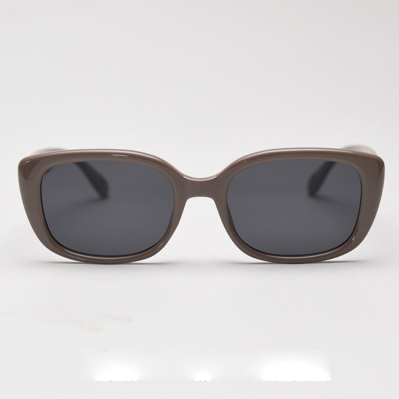 SSQ008 MieMie square sunglasses made from TR90 material & TAC lenses and are available in 4 color options: black, brown, red, white. Crafted with Polarized UV400 protection, reduces glare, great for beach or outdoor activities