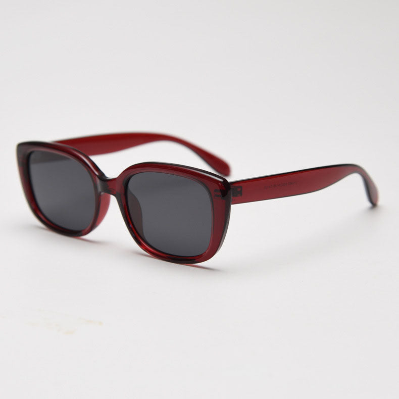 SSQ008 MieMie square sunglasses made from TR90 material & TAC lenses and are available in 4 color options: black, brown, red, white. Crafted with Polarized UV400 protection, reduces glare, great for beach or outdoor activities