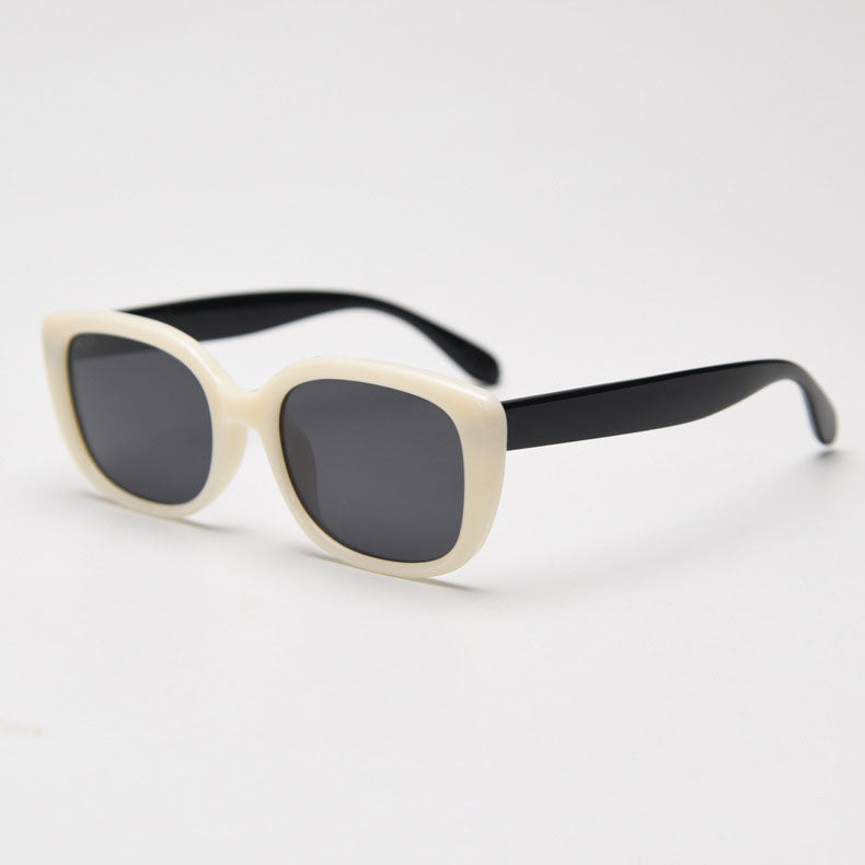 SSQ008 MieMie square sunglasses made from TR90 material & TAC lenses and are available in 4 color options: black, brown, red, white. Crafted with Polarized UV400 protection, reduces glare, great for beach or outdoor activities