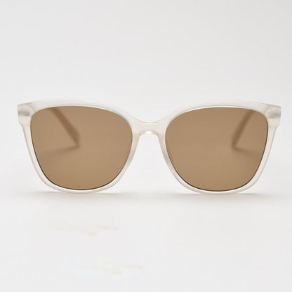 MieMie SSQ011 Square sunglasses are crafted from polished, sophisticated TR90 & TAC material are available in five color options: tortoise, black, brown, beige, pink. Equipped with polarized UV400 protection, with elongated polished temple arms, this fashionable frame design offers a fresh take on your eyewear style.