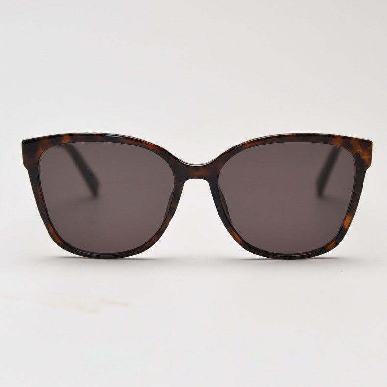 MieMie SSQ011 Square sunglasses are crafted from polished, sophisticated TR90 & TAC material are available in five color options: tortoise, black, brown, beige, pink. Equipped with polarized UV400 protection, with elongated polished temple arms, this fashionable frame design offers a fresh take on your eyewear style.