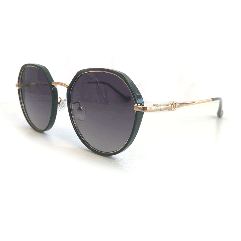 SR001: Chic and trendy shades offer UV protection while adding a touch of playful elegance to any outfit. Perfect for sunny days, festivals, or beach outings, MieMie combines fashion and function. Discover your new favorite accessory today.