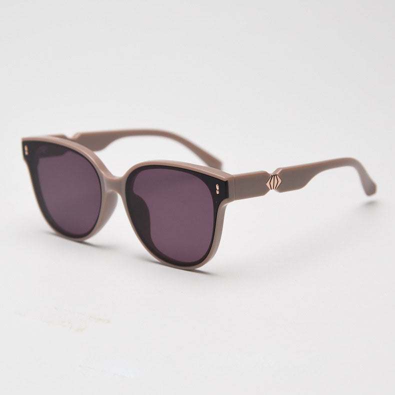 SSQ012 MieMie sunglasses are crafted from polished, sophisticated TR90 & Nylon material and are available in 4 color: Pink, White, Brown & Black. Perfect for UV400 protection, with adjustable nose pads and elongated polished temple arms, this fashionable frame design offers a fresh take on your eyewear style.